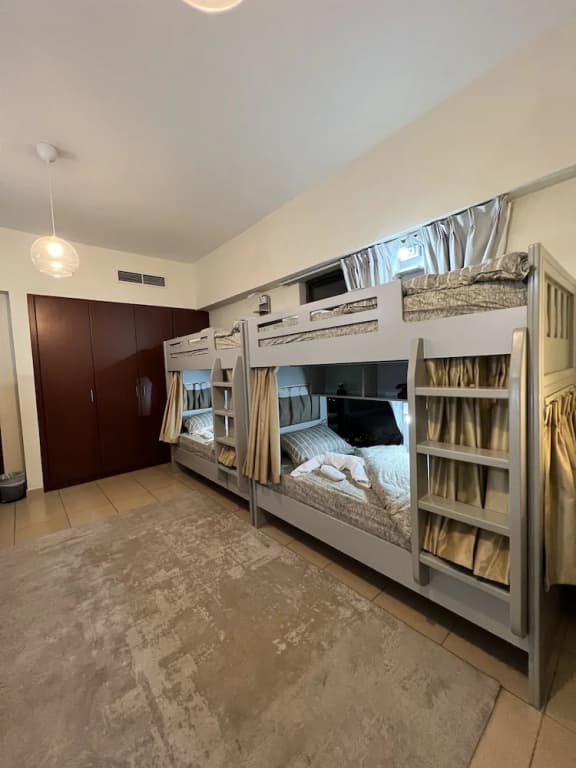 Robin Beach Hostel JBR - photo 5