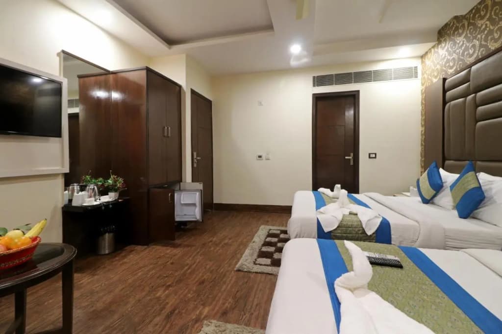 Hotel Mannat International - photo 21