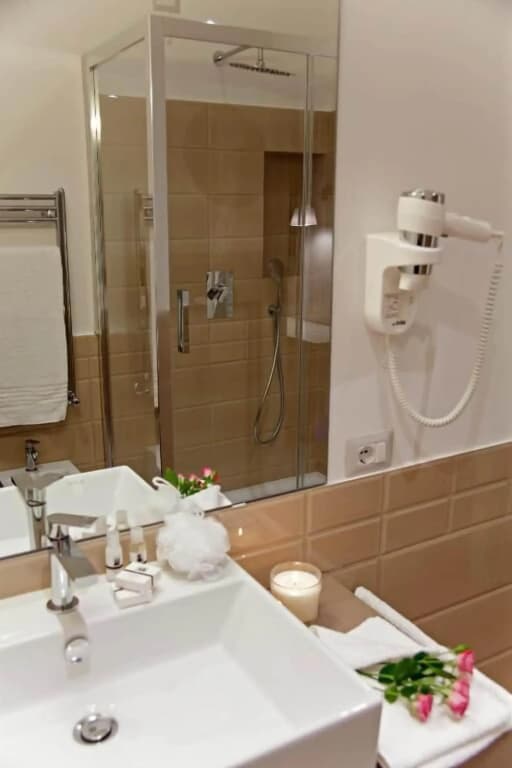 Lahouse Luxury Accommodation - photo 22
