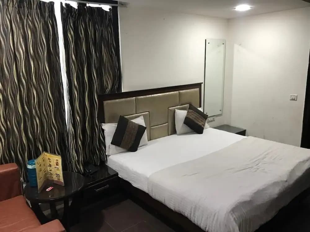 ADB ROOMS Hotel Saya Deluxe - photo 4