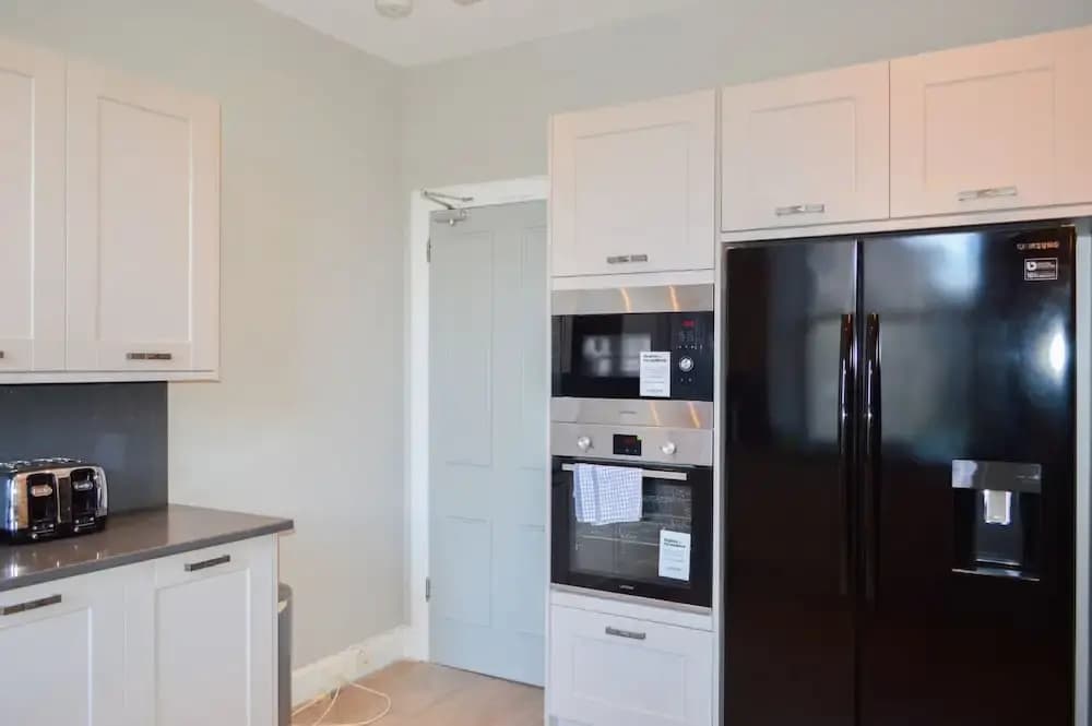 Spacious 3 Bedroom Flat in Marchmont - photo 4