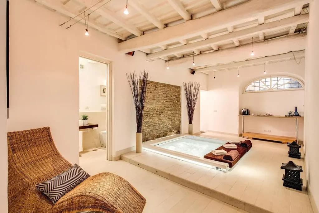 YH Jacuzzi Suite - photo 5