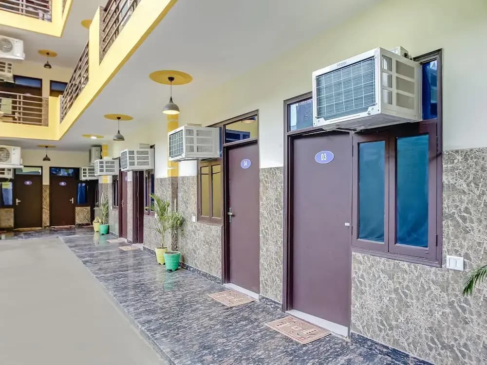 Delightful Studio Chhatarpur by OYO Rooms - photo 4