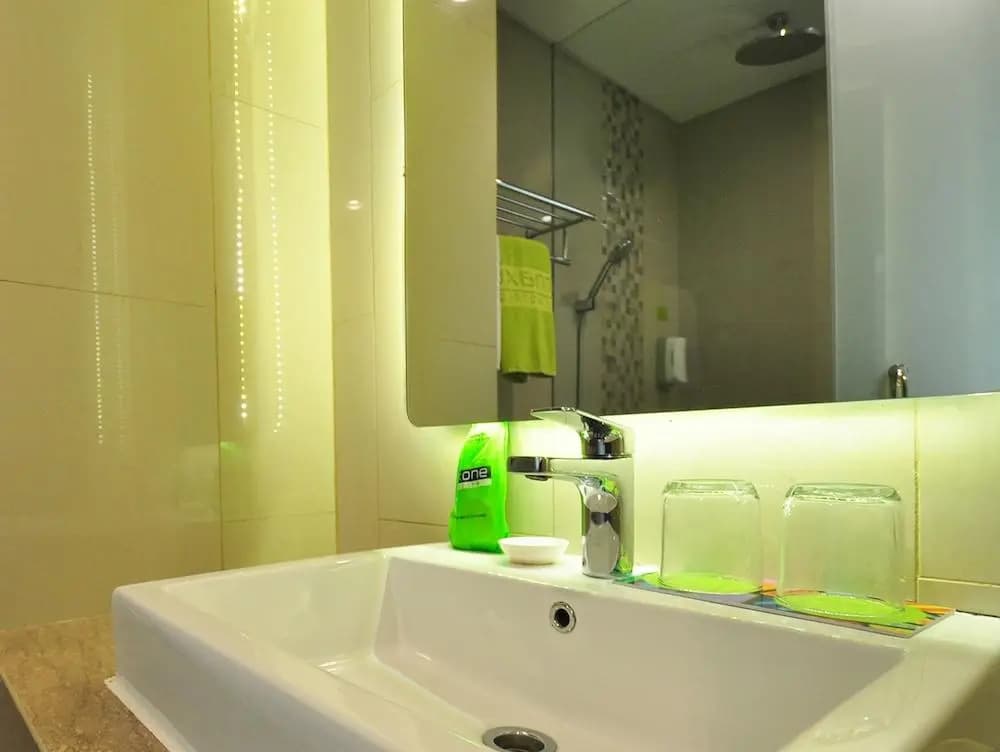 MaxoneHotel at Kramat - photo 5