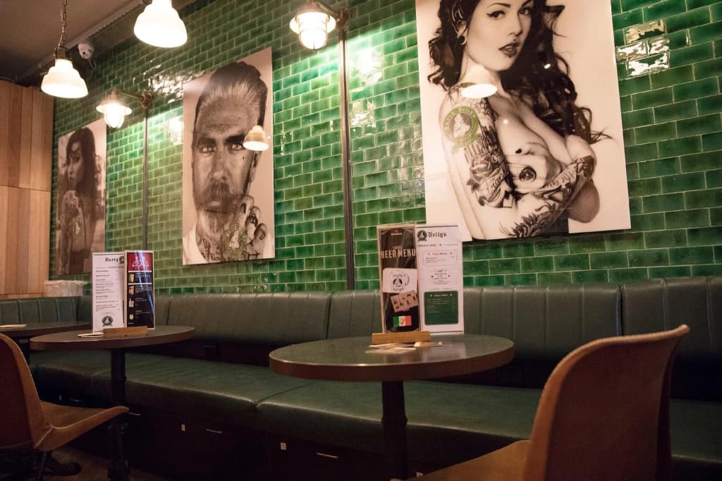 Durty Nelly's Inn - photo 13