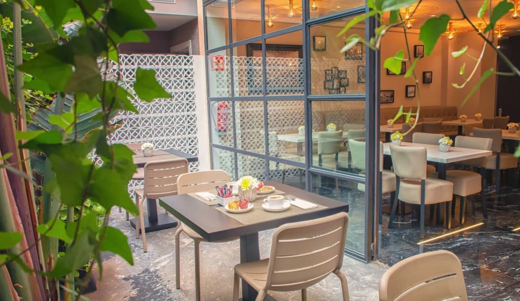 Arya Stadium Hotel - photo 20