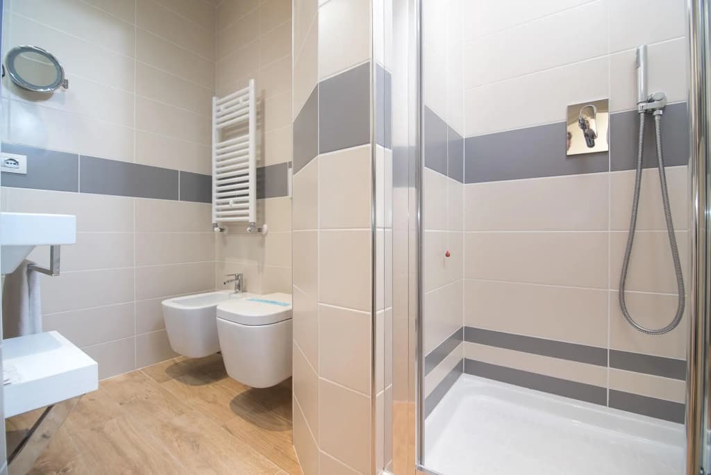 Alexandra Hotel - photo 9