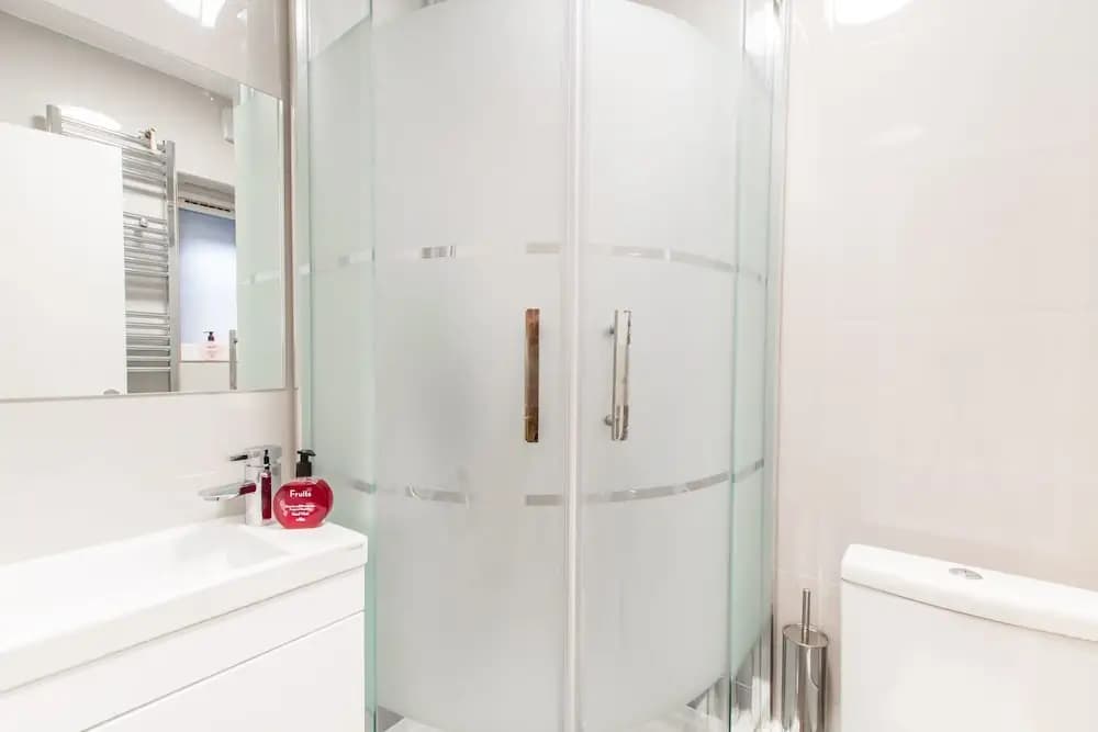 Luxury London Apartment 5-double rooms - photo 8