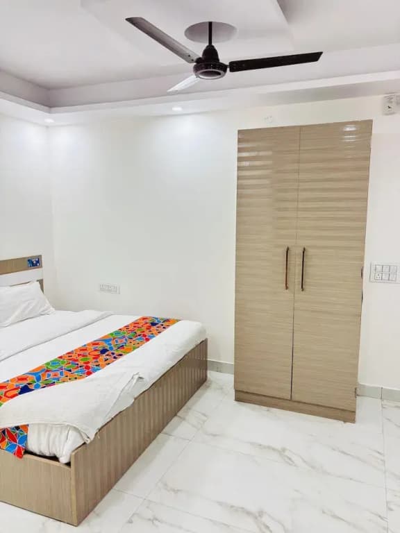 Lotustar Hotel - photo 8
