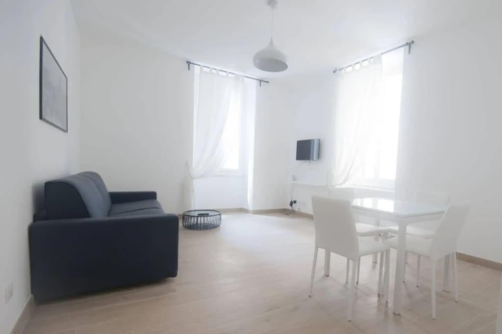 Meme Suites - photo 2