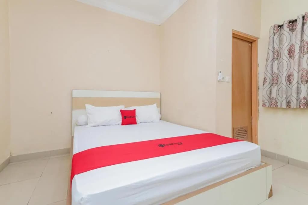 Wisma Basco Syariah by OYO Rooms - photo 25