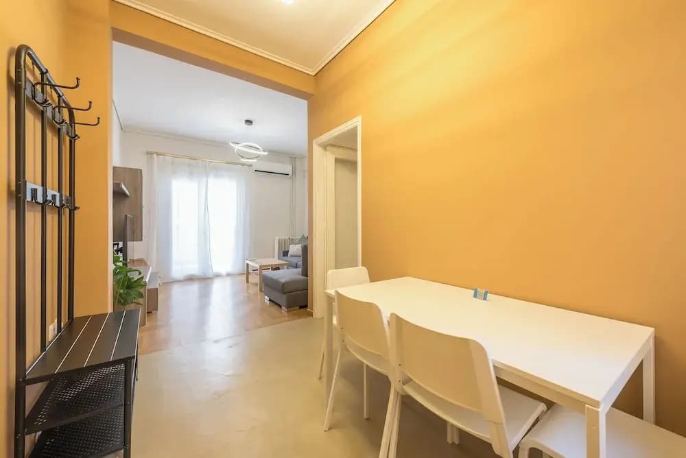Stylish 2 Bd Urban Retreat Near Panormou - photo 13