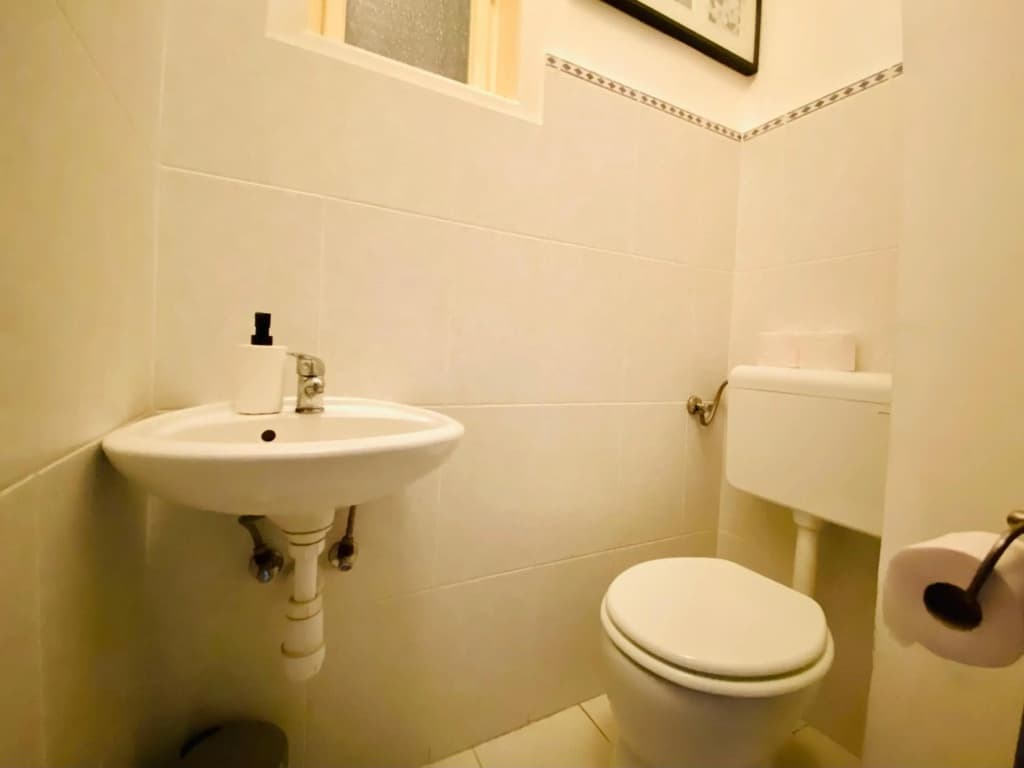 Deco House - Huge central two bedroom - photo 8