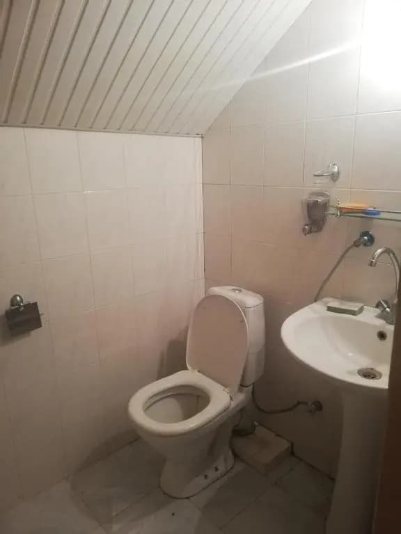Double floor house in suburbs - photo 8