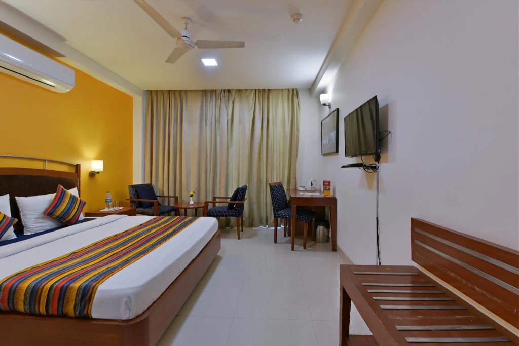 Hotel Divine Inn - photo 4
