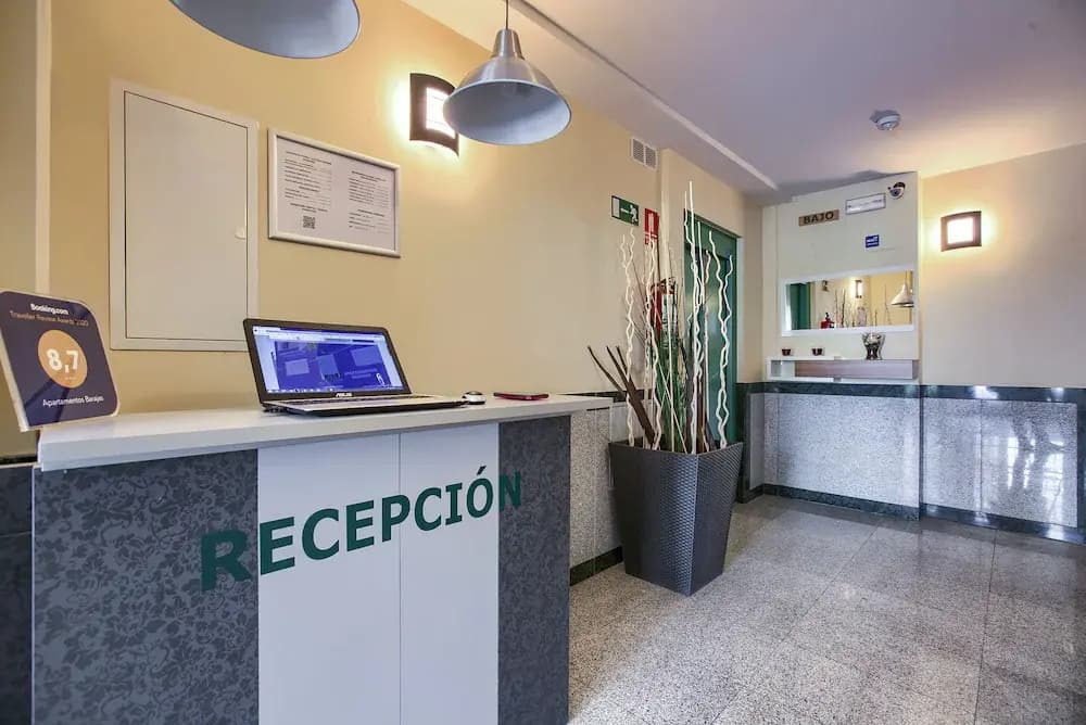 Apartamentos Barajas - photo 10