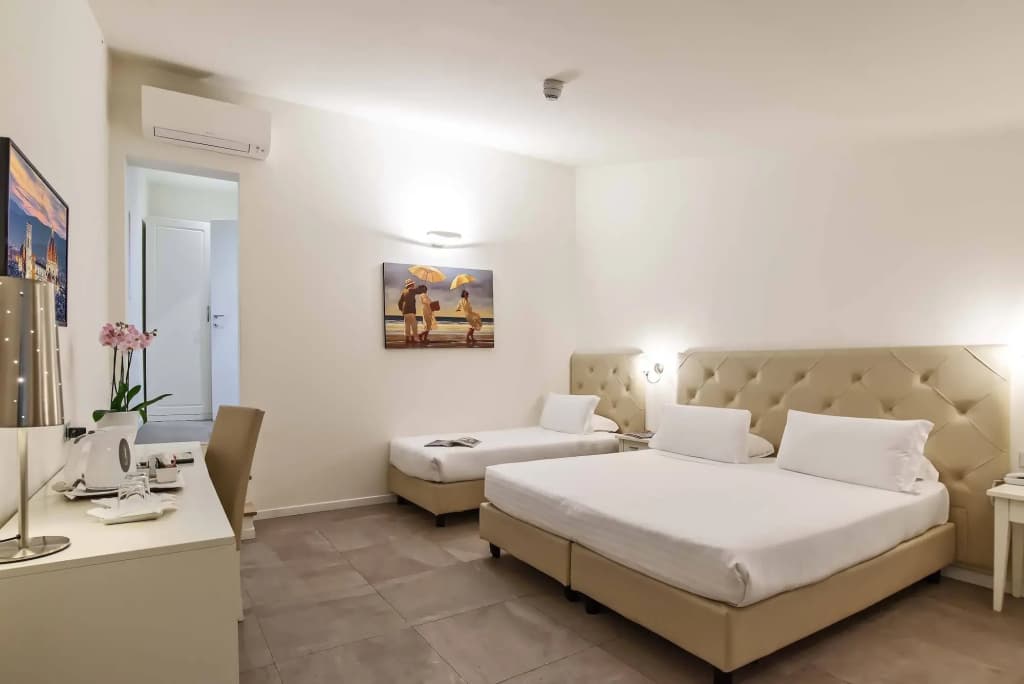 Hotel Accademia - photo 6