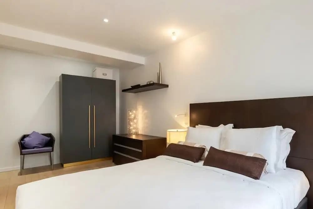 Stunning 2 Bed Apartment, Sleeps 4 - photo 3