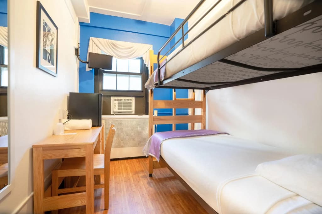 Vanderbilt YMCA Hostel - photo 3