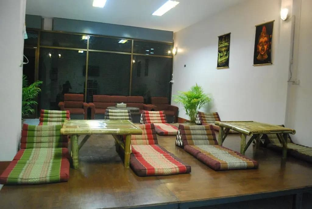 Baan Kai Hostel - photo 8