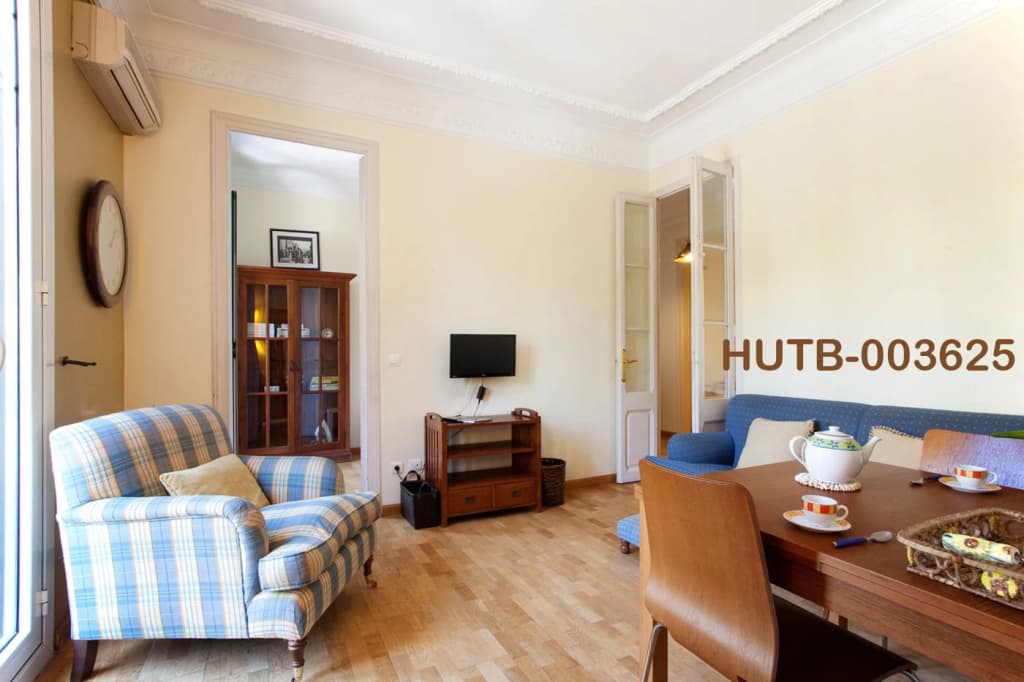Gran Via - Three Bedroom Apartment - photo 2