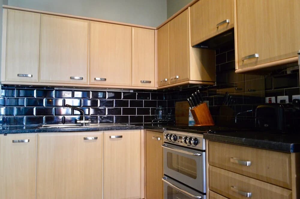 Spacious Leith Flat - photo 9