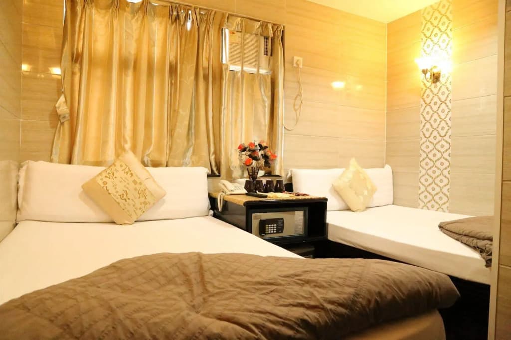 Everest Inn Guest House - photo 2