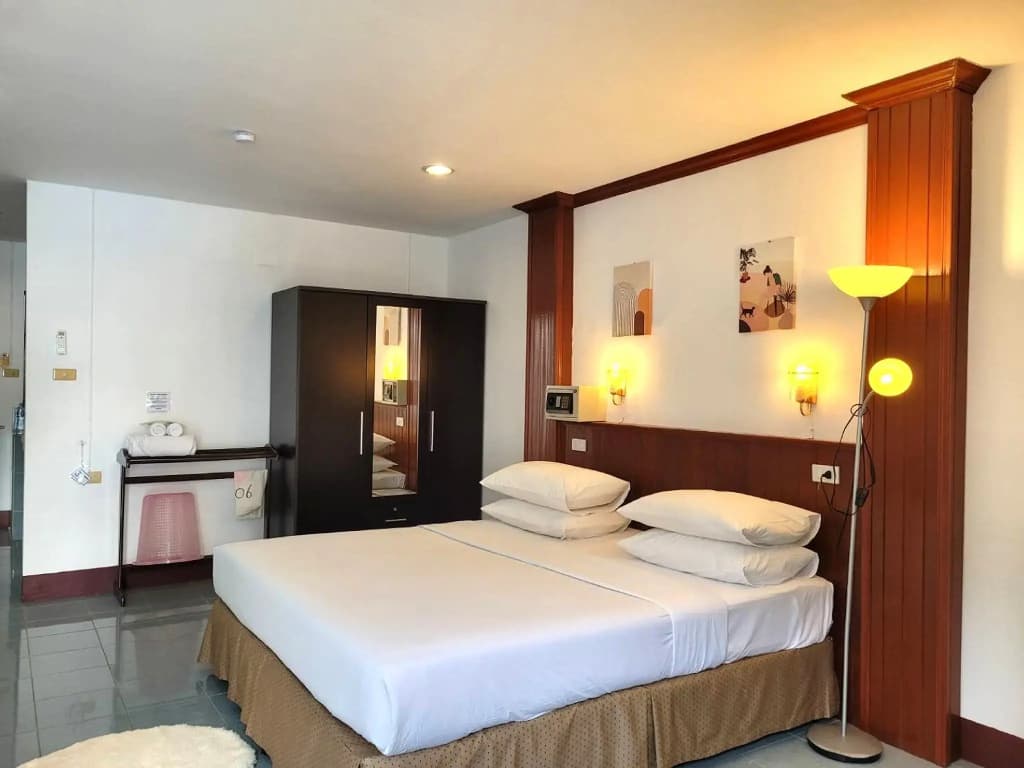 Rabbit Mansion Patong Hotel - photo 6