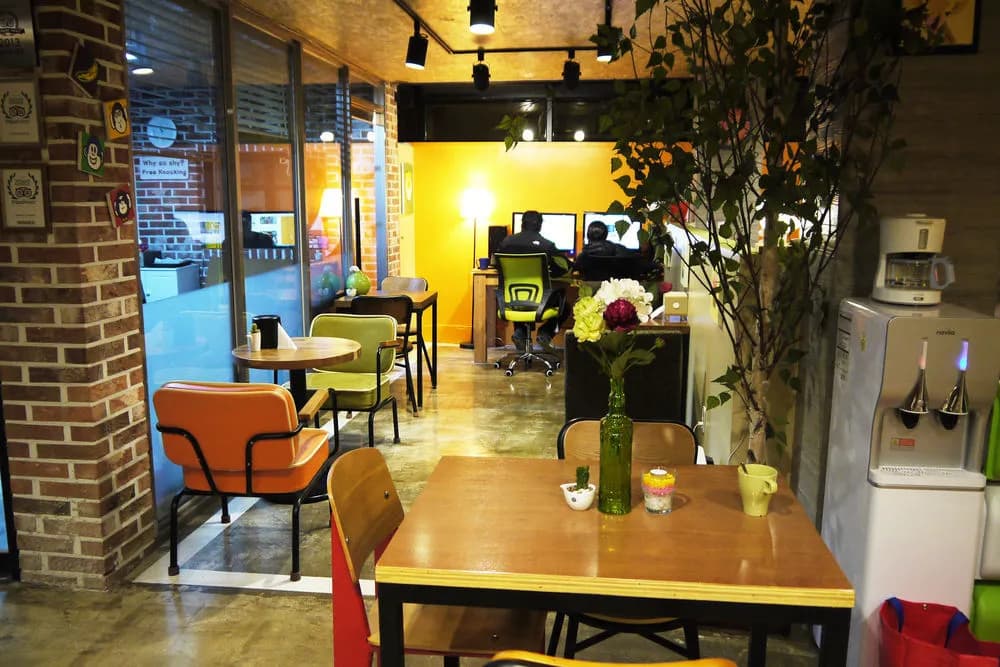 Travelers Planet Studio Type Hostel - photo 25
