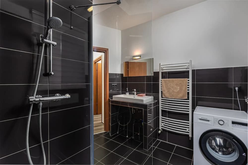 Venus Apartments - King Street V - photo 16