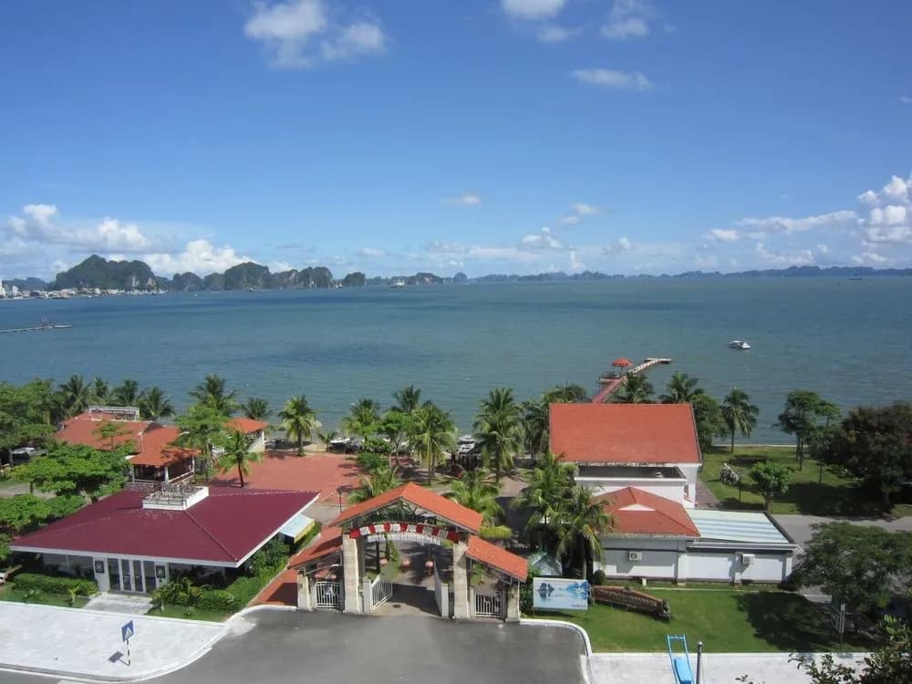 Ha Long Bay - photo 14