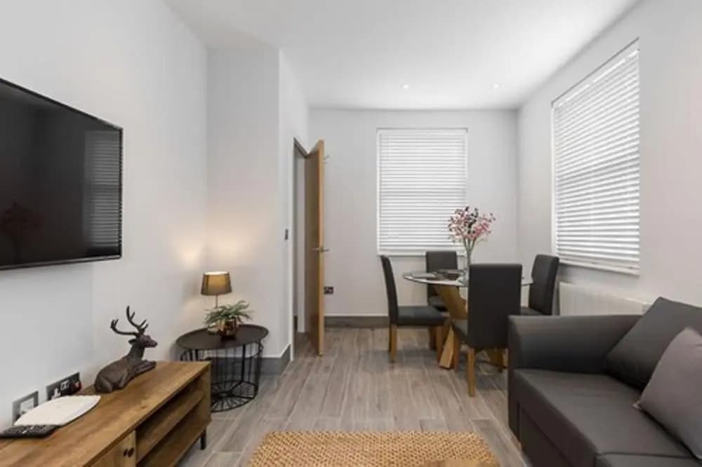 The Lion Gate Apartments - photo 15