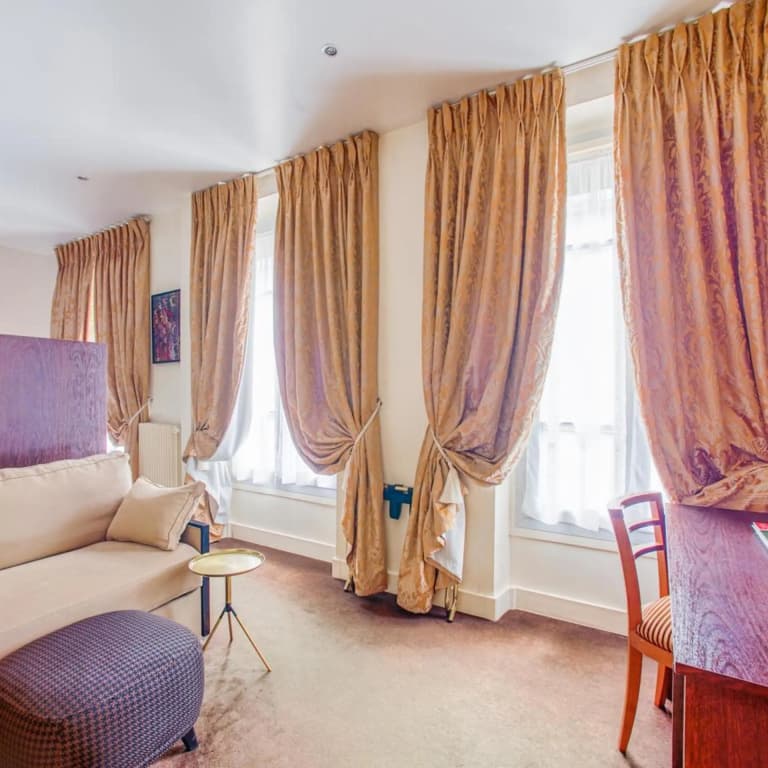 Queens Boutique Hotel - photo 26