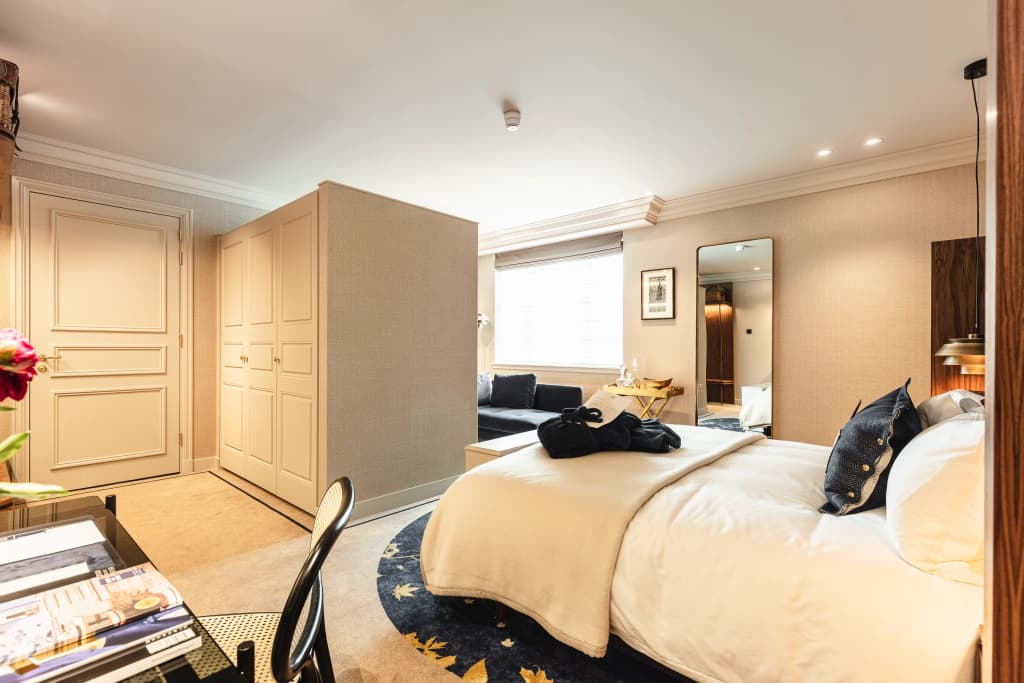 Hotel 717 - photo 27