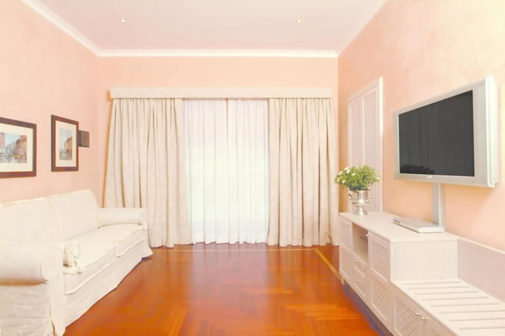 Colosseo Studio Suites - photo 2