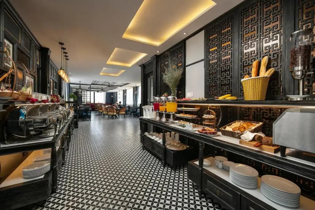 Shining Central Hotel and Spa - photo 8