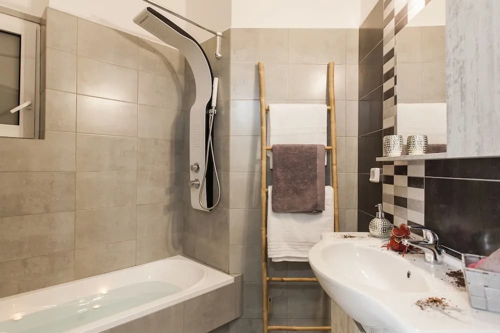 High Class Huge Central Apartment - photo 7