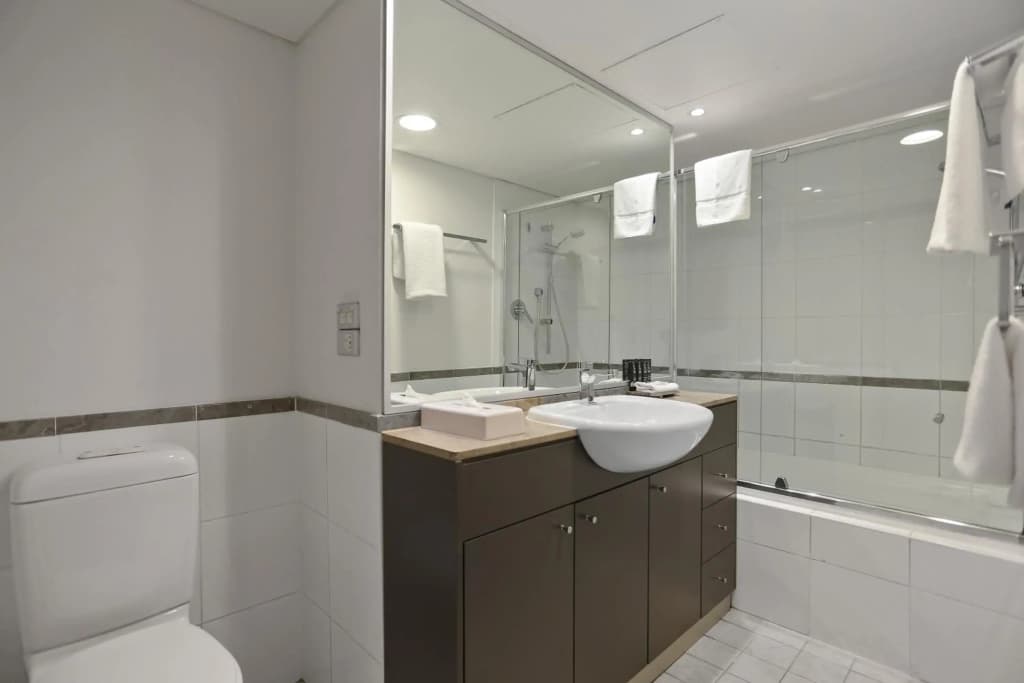 KOZYGURU Sydney CBD Amazing View 2 Bed Family Apartment NHA653-702 - photo 7