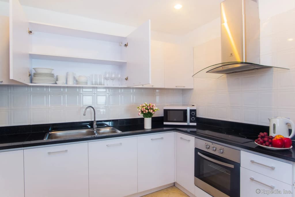 Elegant Suites Westlake - photo 27
