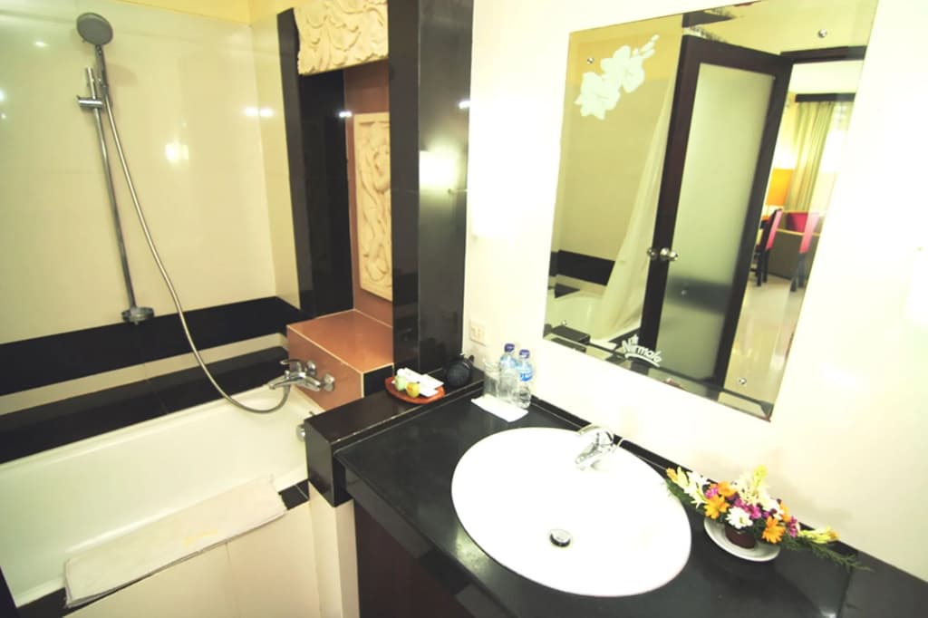 Nirmala Hotel and Convention Centre - photo 9