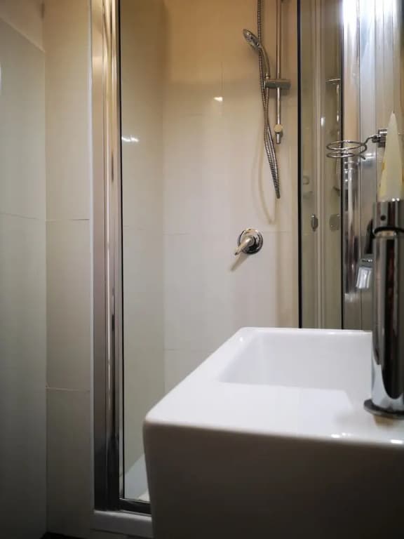 Emperooms Guest House - photo 8