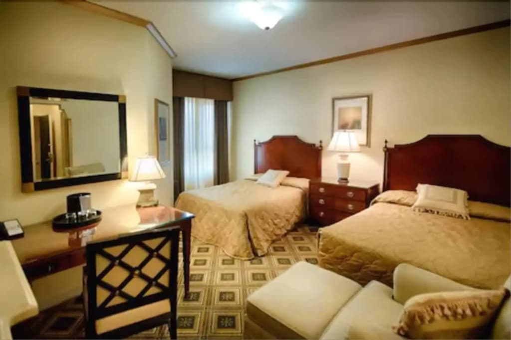 Embassy Hotel - photo 7