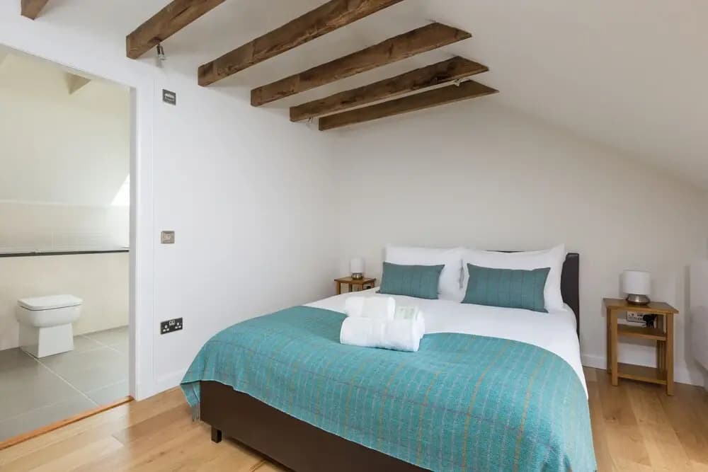JOIVY Trendy 1-bedroom Main Door House in New Town - photo 5
