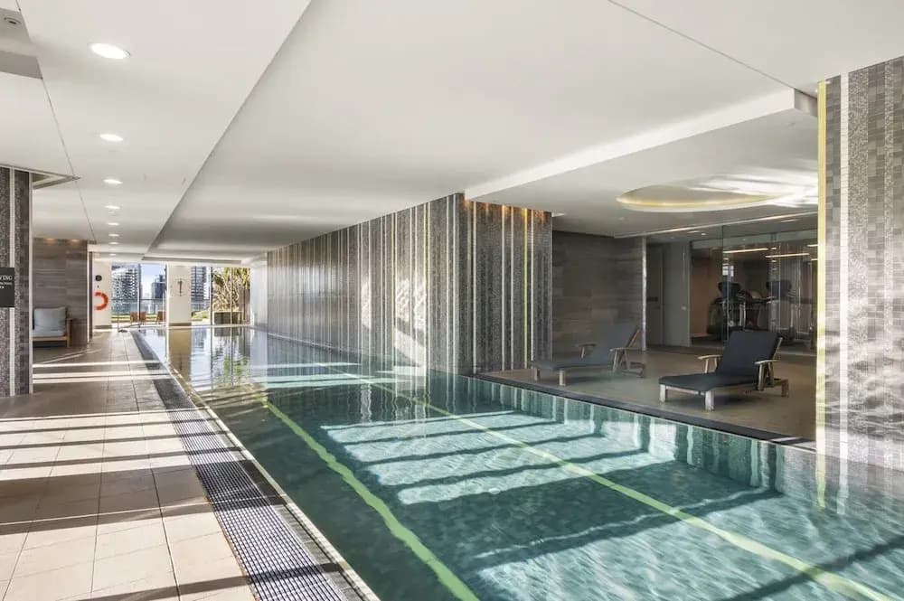 Stunning 2-bed Apartment With Water Views - photo 6