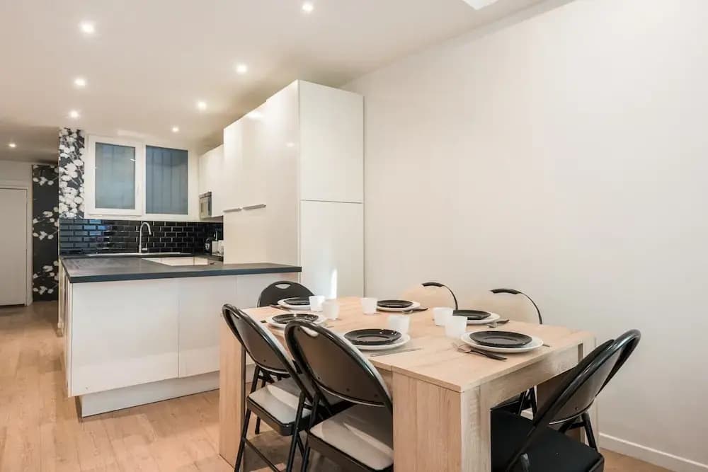 Spacious Apartment With 2 Rooms - photo 10