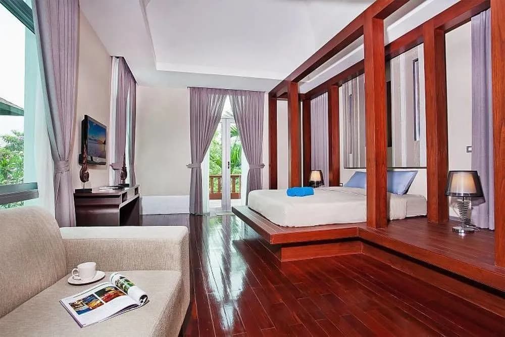 Jomtien Waree 9 with 6 bedrooms - photo 4