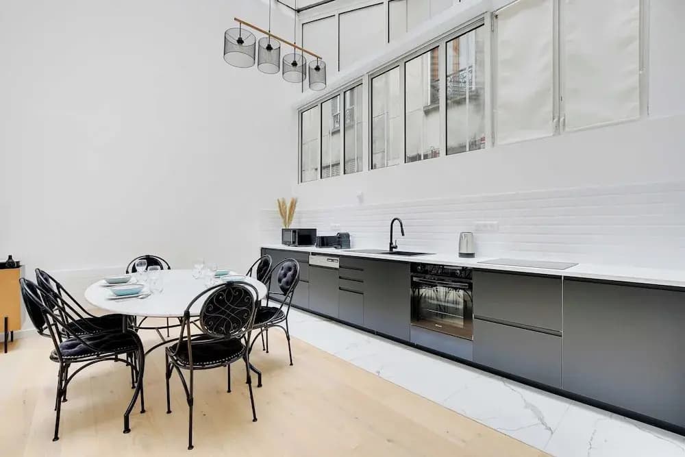 Authentique Apartment - 1br- 2P- Voltaire - photo 9