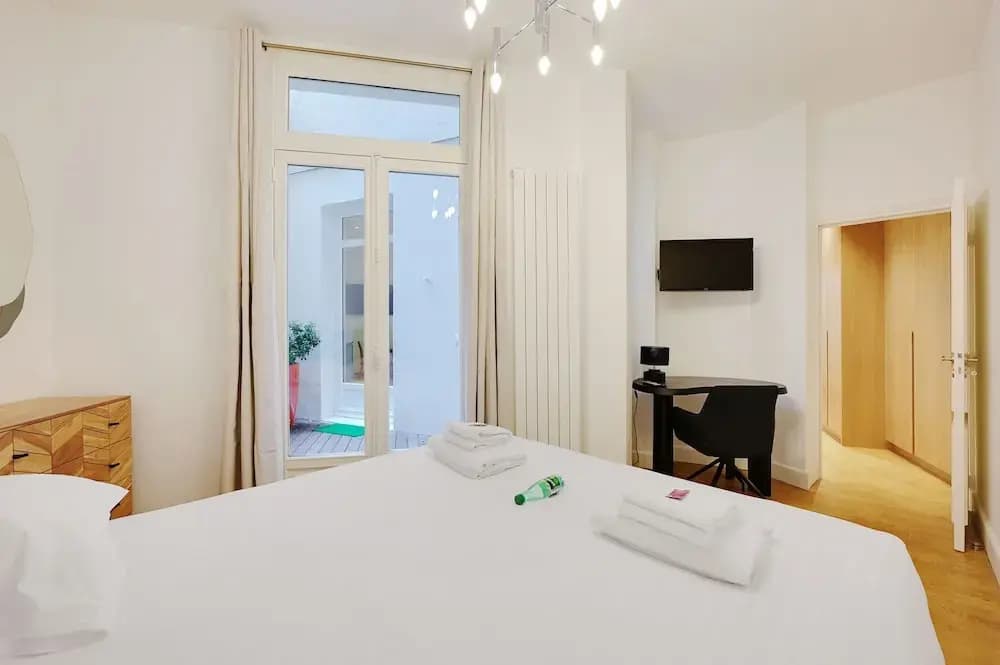 Superb Apartment With Terrace 2br/4p Trocadero - photo 3