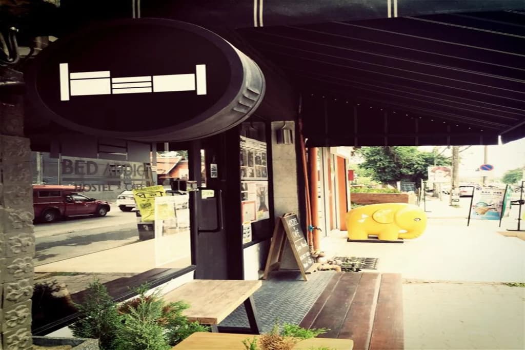 Bed Addict Hostel - photo 18
