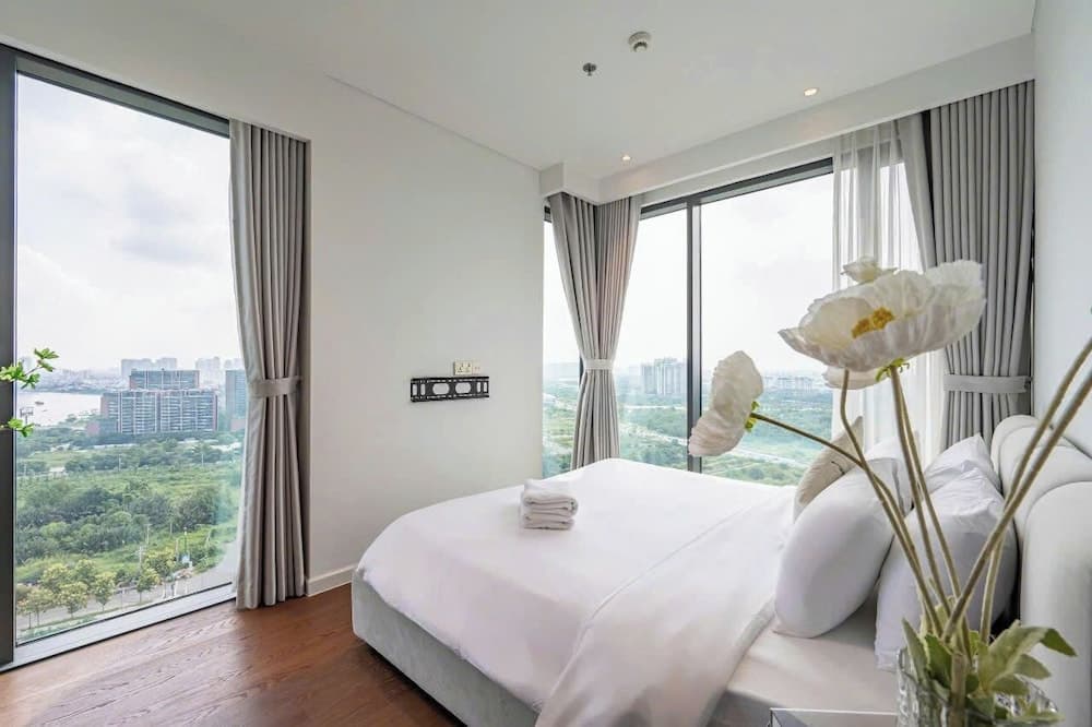 The CREST Premier Residence - photo 22